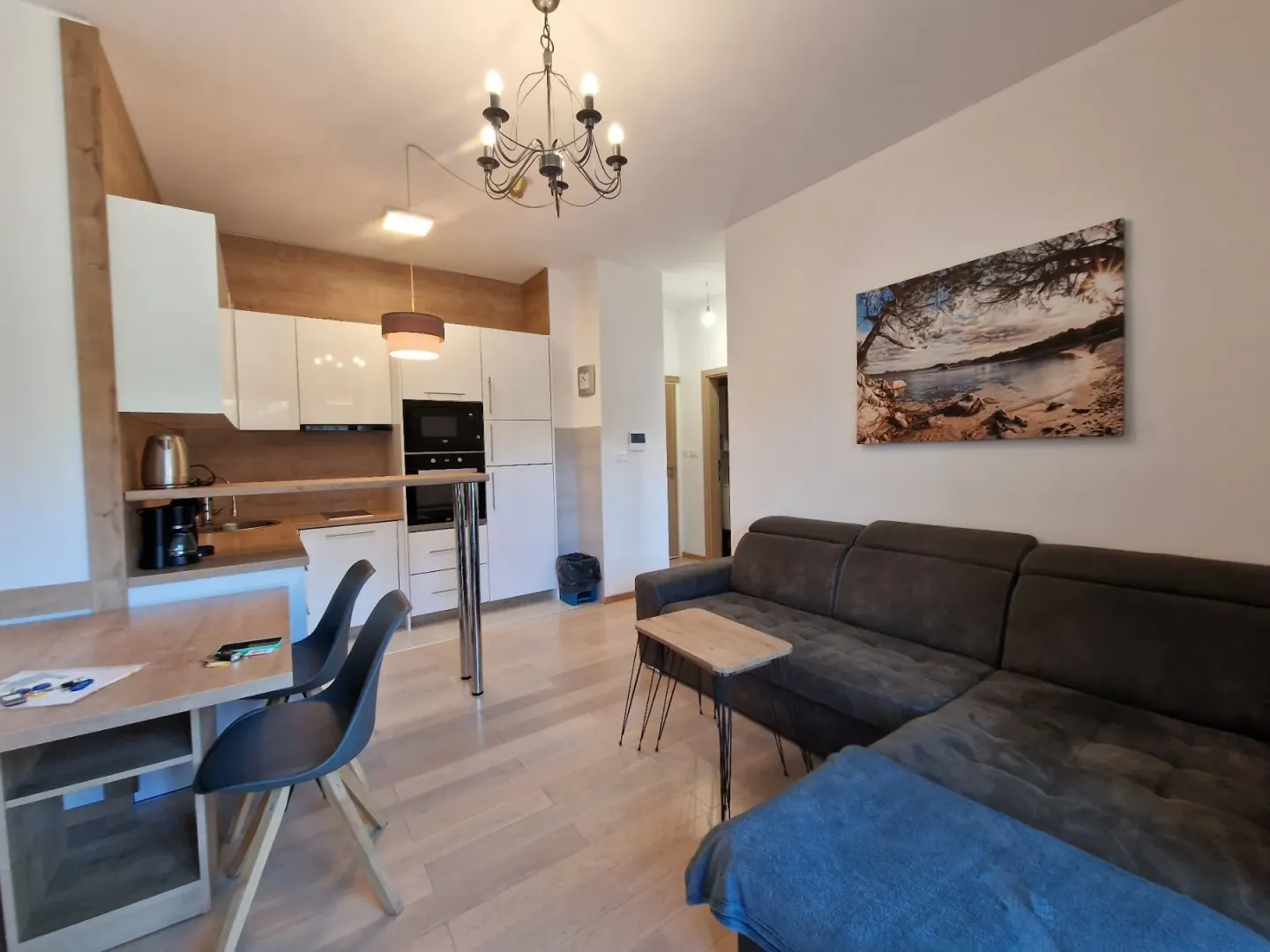 Izdavanje, jednosoban stan, 43m², Bečići, Budva