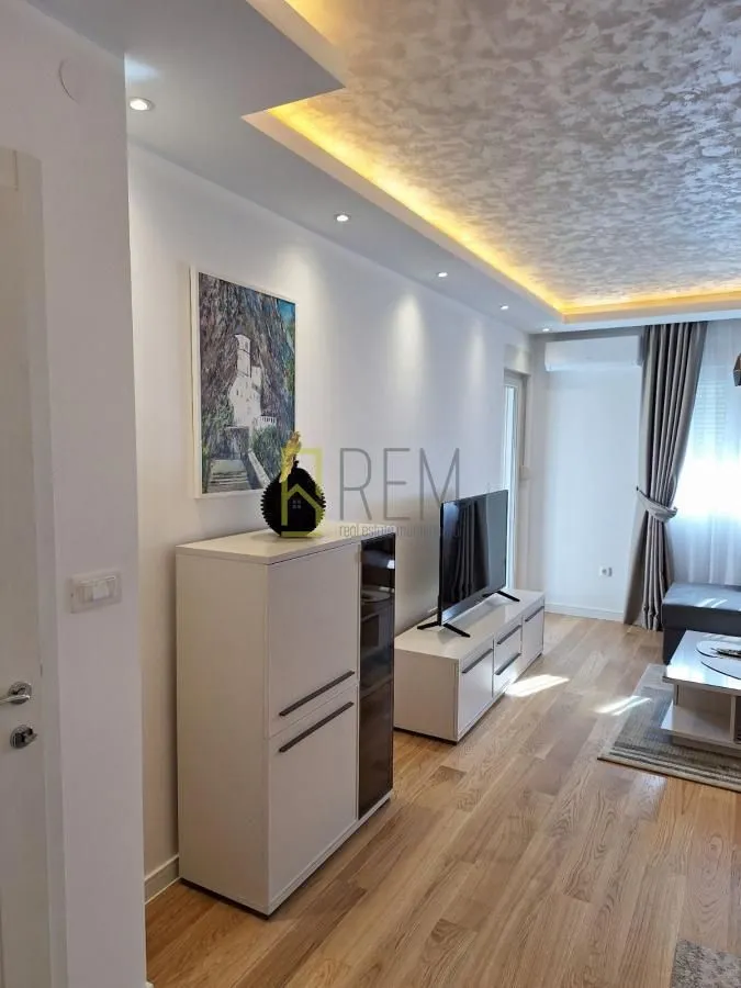 Izdavanje, jednosoban stan, 49m², City Kvart, Podgorica