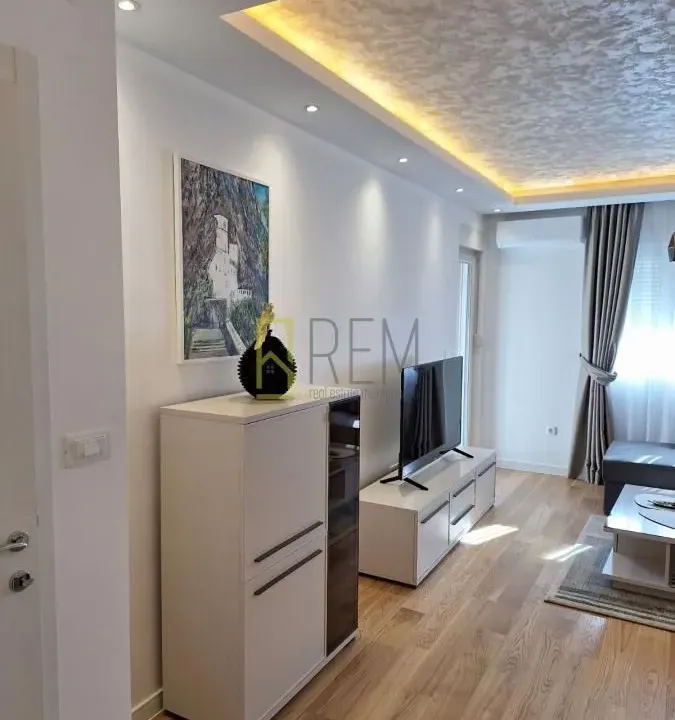 Izdavanje, jednosoban stan, 49m², City Kvart, Podgorica