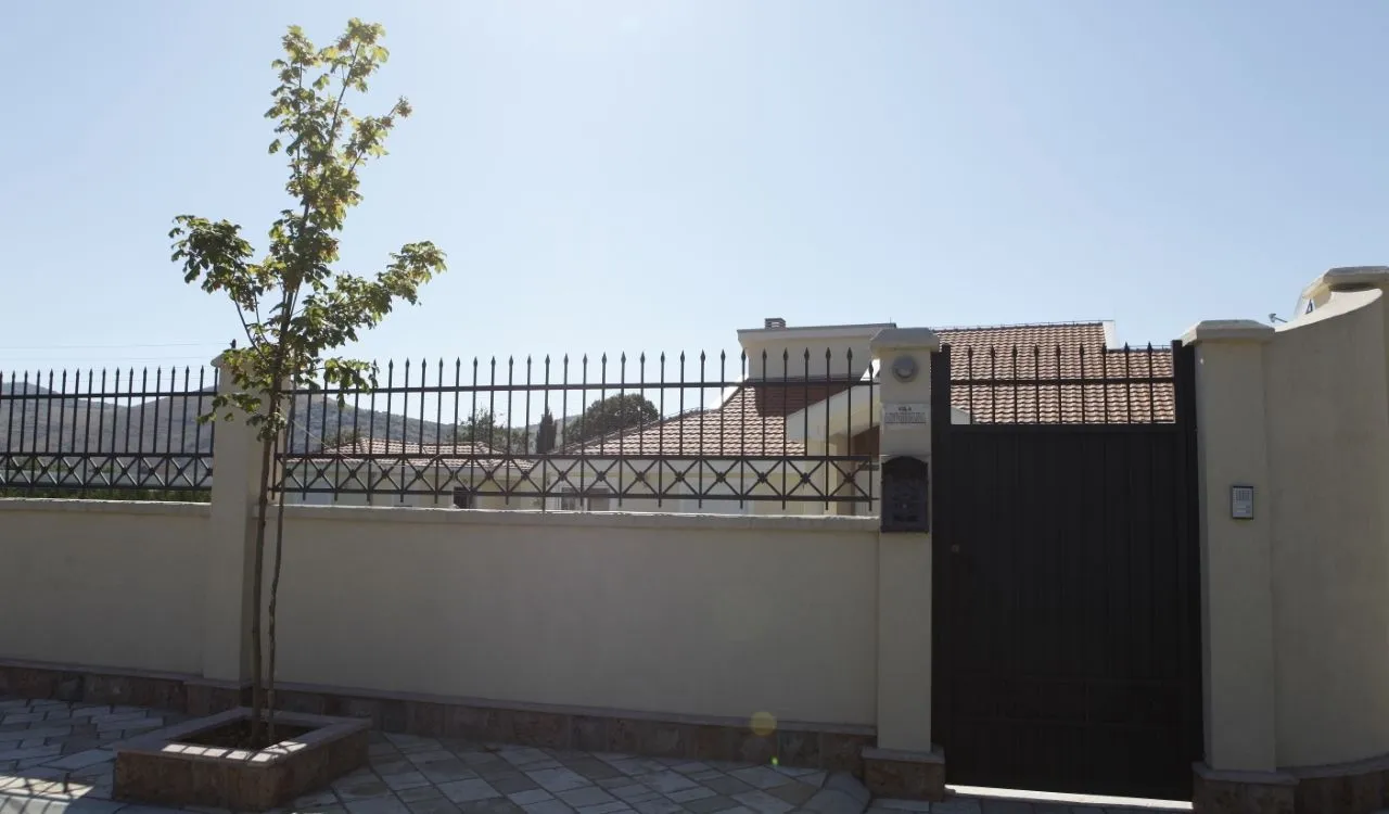 Rent, house, 250m², Donji Kokoti, Podgorica