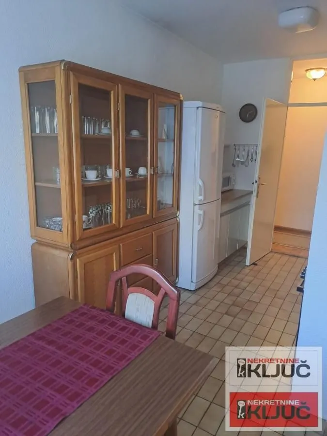 Izdavanje, jednosoban stan, 55m², Bulevar Oslobodjenja, Novi Sad Sve Podlokacije
