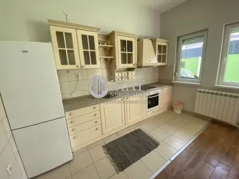 Izdavanje, trosoban stan, 75m², Zemun Gornji Grad, Zemun Sve Podlokacije - image 3