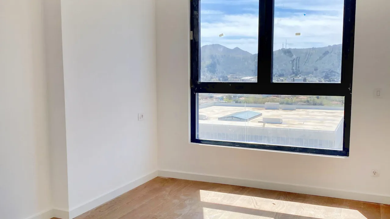 Sale, two bedroom apartment, 74m², Centar, Bar