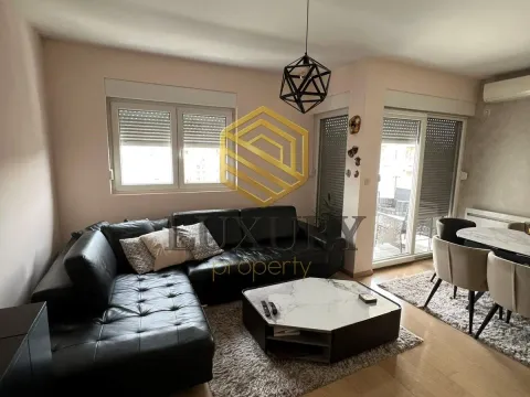 Prodaja, jednosoban stan, 53m², City Kvart, Podgorica - image 1