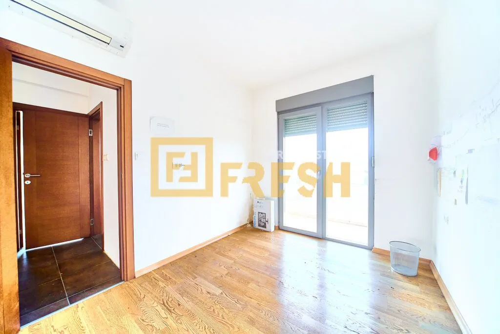 Rent, office space, 85m², Krivi Most, Podgorica