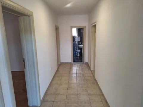 Rent, four bedroom apartment, 120m², Zagorič, Podgorica - image 8