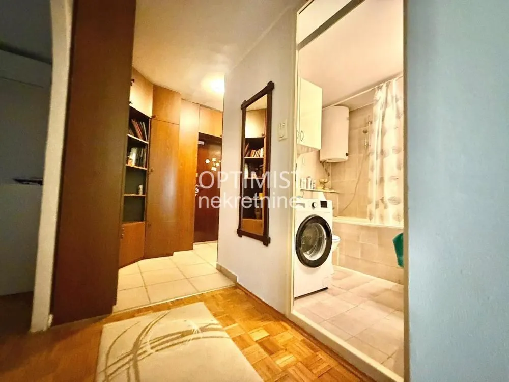 Izdavanje, četvorosoban stan, 85m², Novi Beograd Blok 72, Novi Beograd Sve Podlokacije