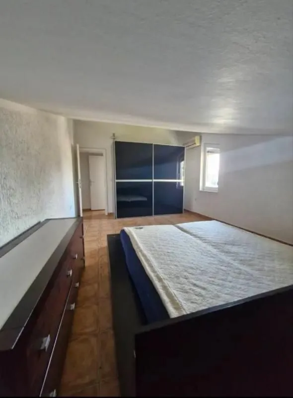 Sale, three bedroom apartment, 76m², Sutomore, Bar