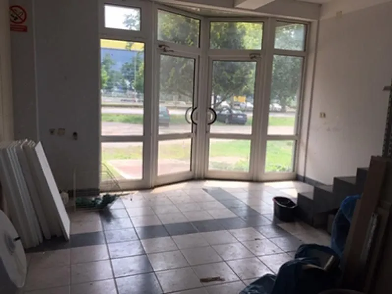 Rent, office space, 200m², Batajnica, Beograd