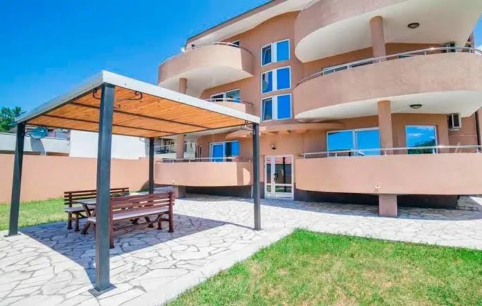 Rent, one bedroom apartment, 50m², Kavač, Kotor