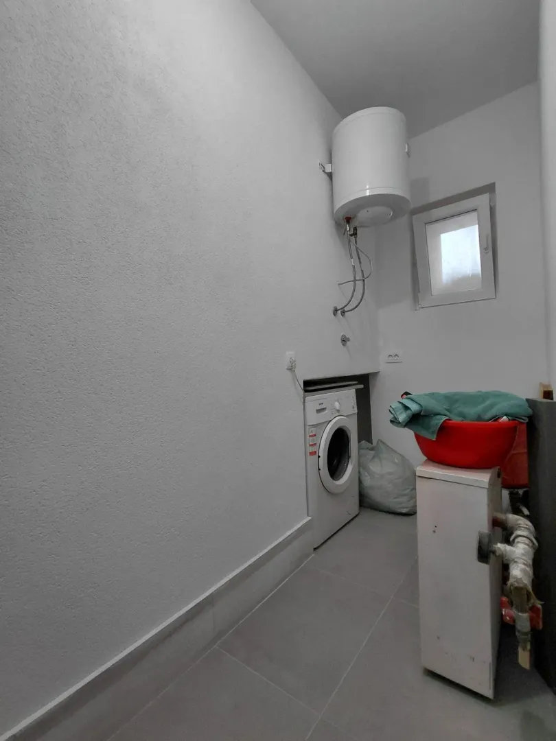 Rent, house, 200m², Gornja Gorica, Podgorica