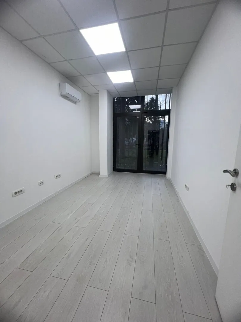 Rent, office space, 294m², Blok 5, Podgorica