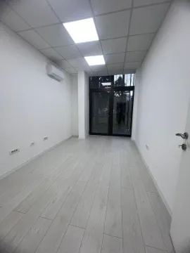 Rent, office space, 294m², Blok 5, Podgorica - image 6