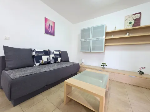 Sale, two bedroom apartment, 64m², Bečići, Budva - image 1
