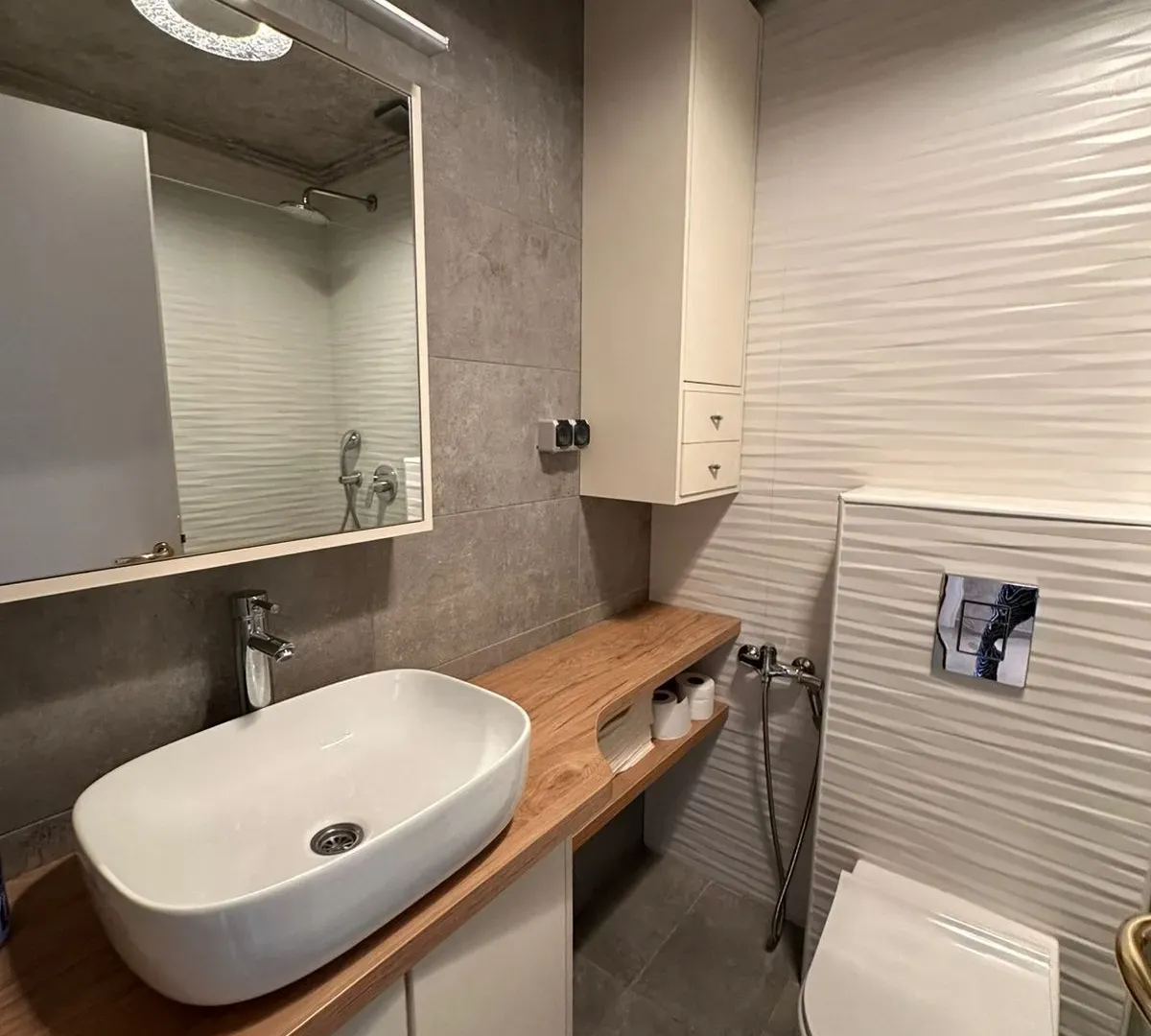 Izdavanje, dvosoban stan, 60m², Pobrežje, Podgorica