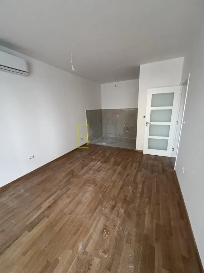 Prodaja, jednosoban stan, 45m², Pobrežje, Podgorica