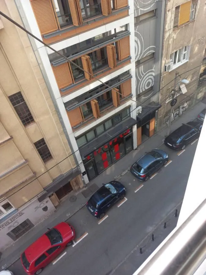 Izdavanje, trosoban stan, 91m², Kalenić Pijaca, Vračar Sve Podlokacije
