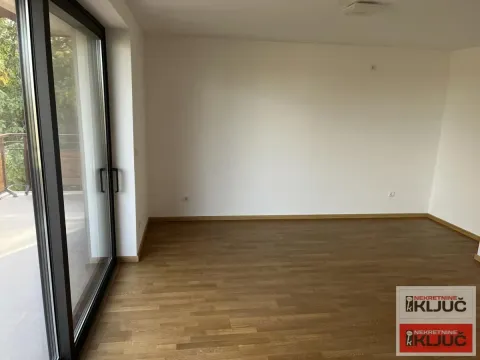 Rent, house, 247m², Sremska Kamenica, Petrovaradin - image 9