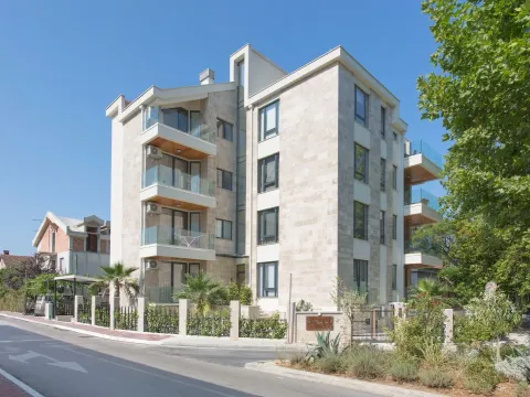 Prodaja, stan, 80m², Tivat, Crna Gora - image 2