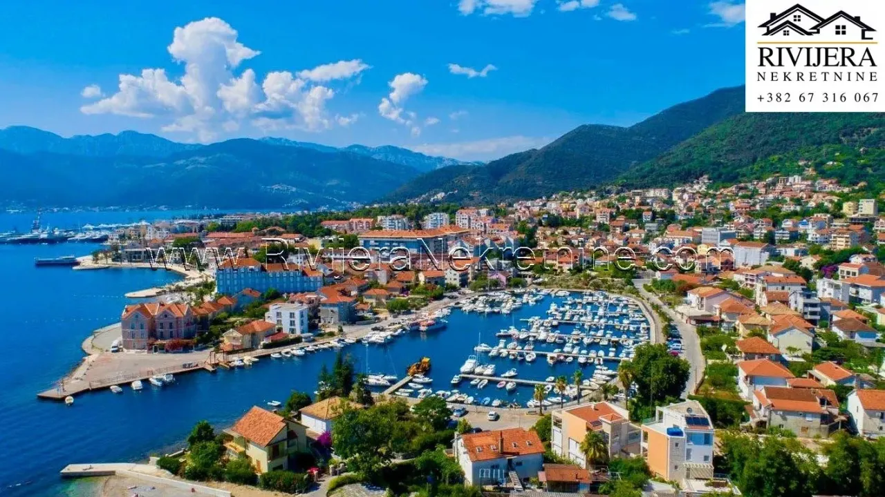 Sale, two bedroom apartment, 78m², Centar, Tivat