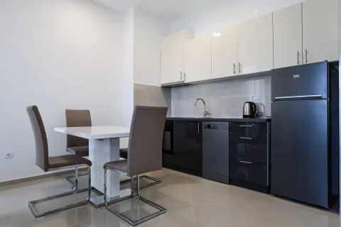 Rent, one bedroom apartment, 45m², Bečići, Budva - image 3