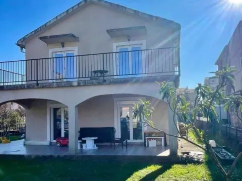 Prodaja, kuća, 175m², Lastva Grbaljska, Kotor