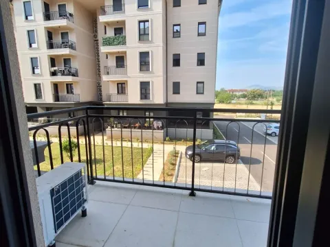 Izdavanje, dvosoban stan, 64m², Tološi, Podgorica - image 10