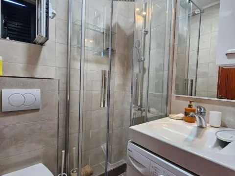 Rent, one bedroom apartment, 37m², Centar, Budva - image 8