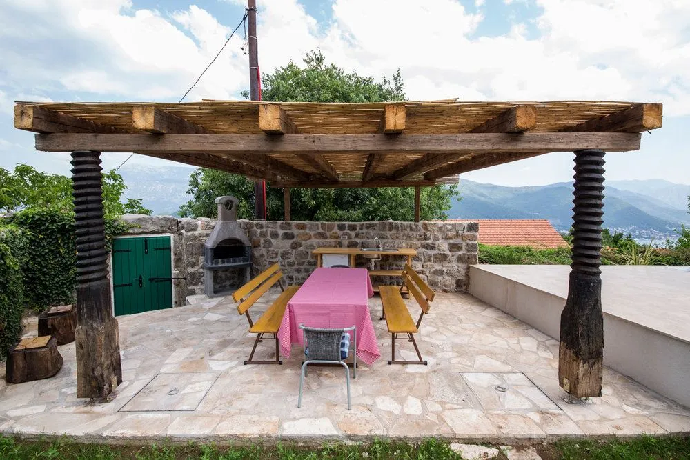 Prodaja, kuća, 235m², Tivat, Crna Gora