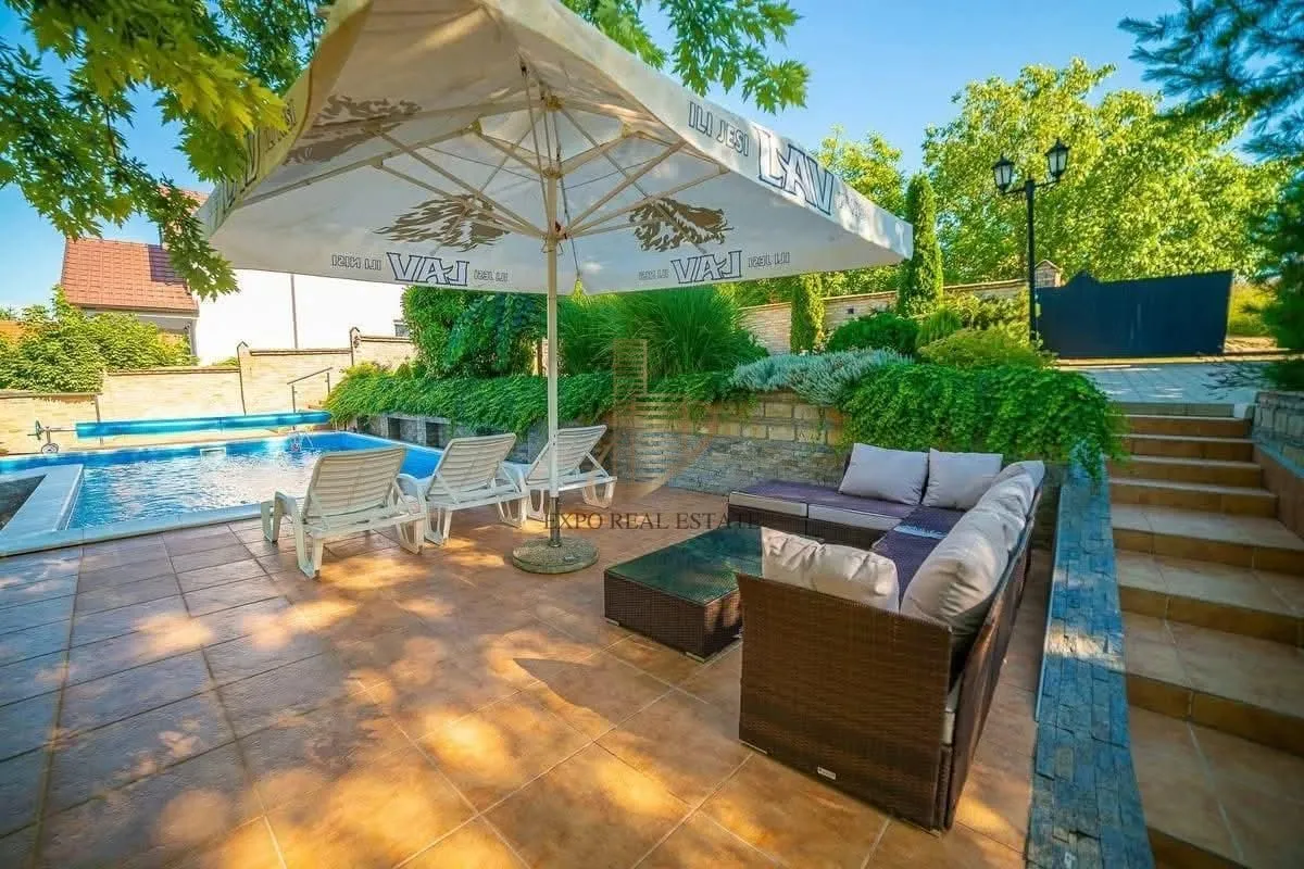 Prodaja, kuća, 140m², Rakovac, Novi Sad Sve Podlokacije