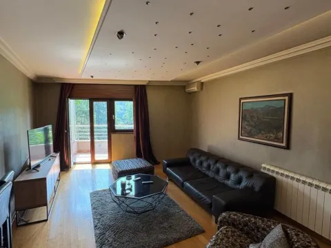 Stan in Vračar Hram