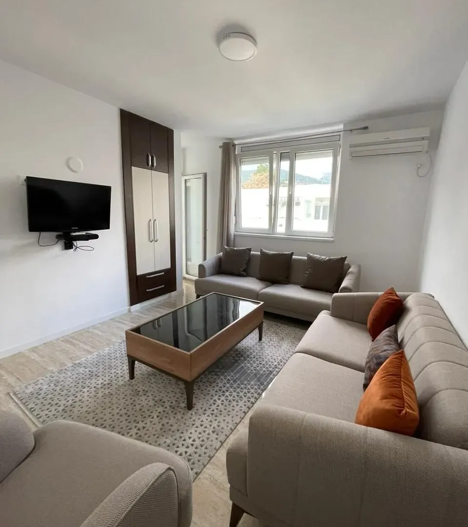 Prodaja, jednosoban stan, 54m², Centar, Budva