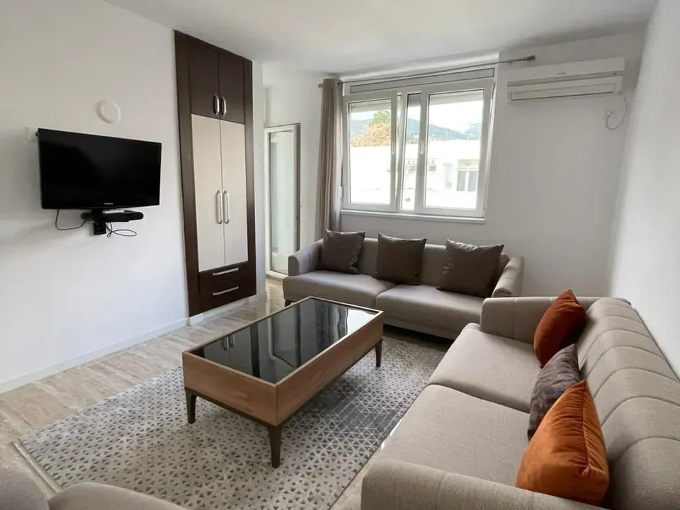 Prodaja, jednosoban stan, 54m², Centar, Budva