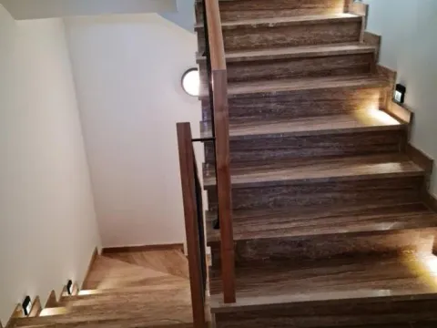 Izdavanje, kuća, 240m², Sremska Kamenica, Petrovaradin - image 25