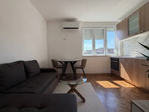 Rent, two bedroom apartment, 33m², Palilula Sve Podlokacije, Beograd - image 2