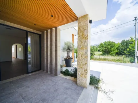 Izdavanje, kuća, 350m², Tuzi, Podgorica - image 6