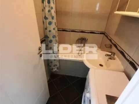 Rent, one bedroom apartment, 43m², Neimar, Vračar Sve Podlokacije - image 13