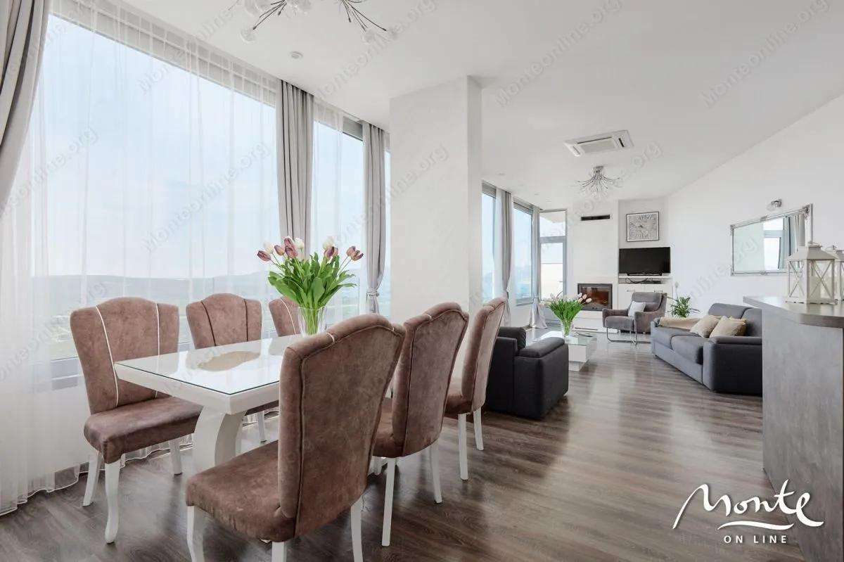 Prodaja, kuća, 220m², Tivat, Crna Gora