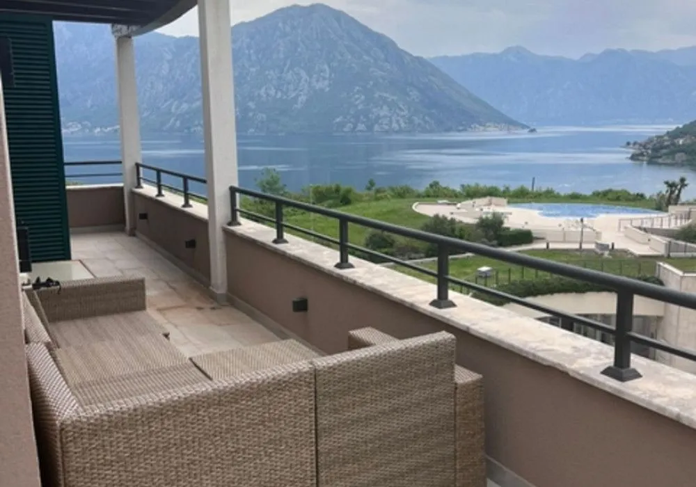 Prodaja, dvosoban stan, 90m², Kotor, Crna Gora