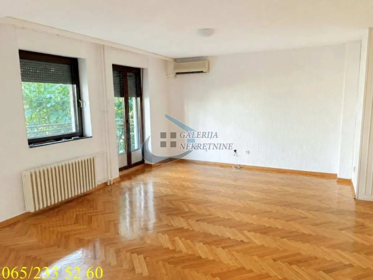 Rent, four bedroom apartment, 97m², Stari Grad, Beograd