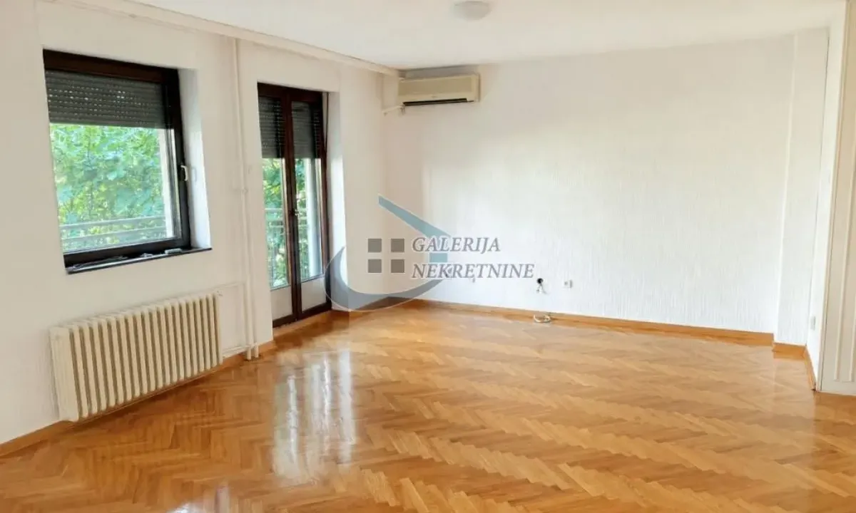 Rent, four bedroom apartment, 97m², Stari Grad, Beograd