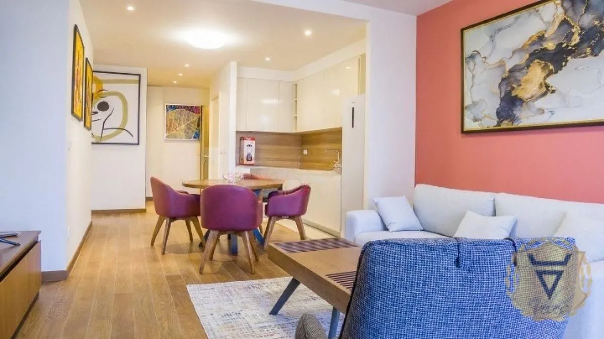 Izdavanje, trosoban stan, 82m², Savski Venac, Beograd