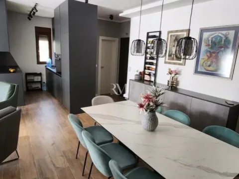 Sale, three bedroom apartment, 98m², Dobrota, Kotor - image 10