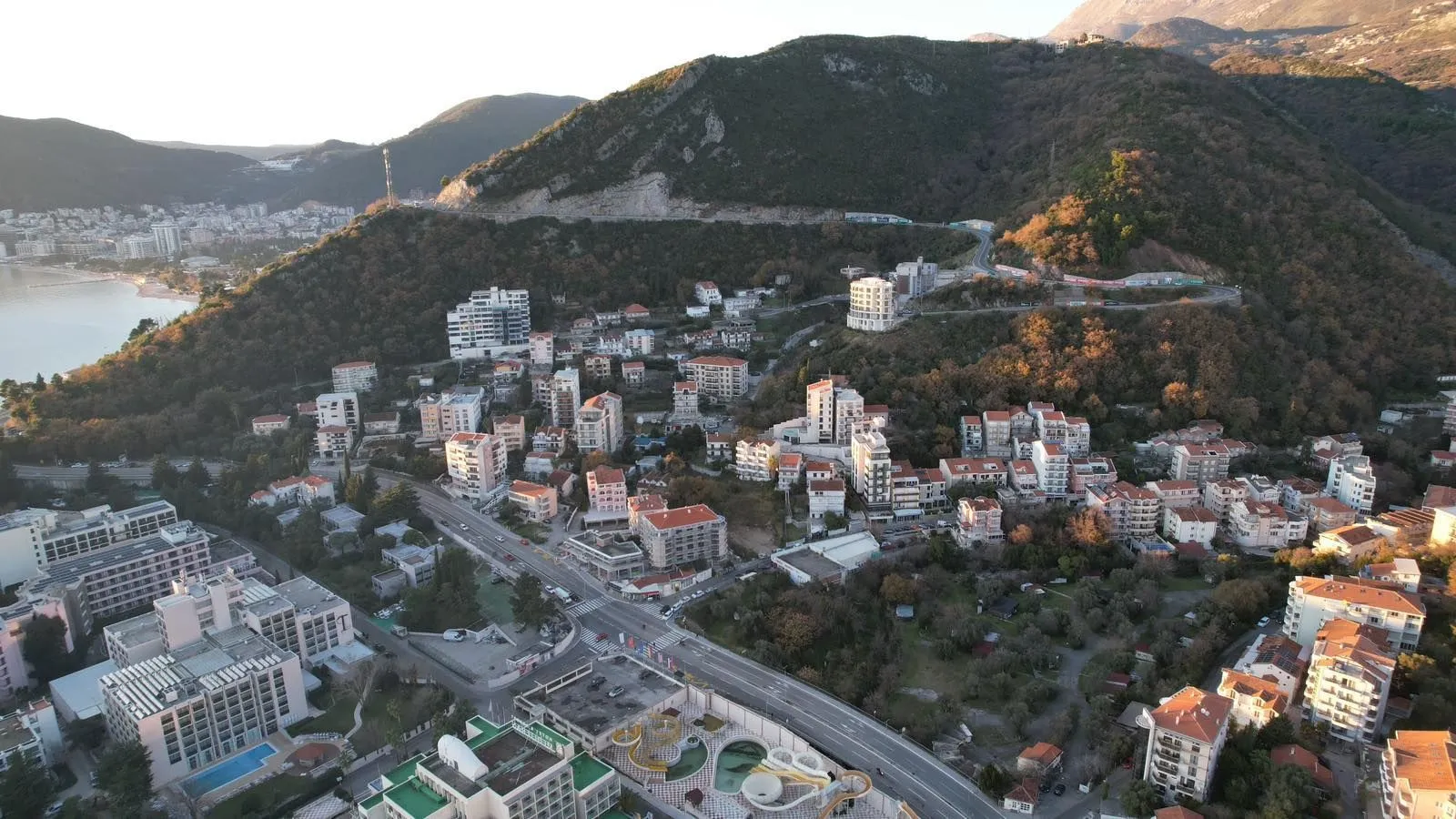 Sale, land lot, 2400m², Bečići, Budva
