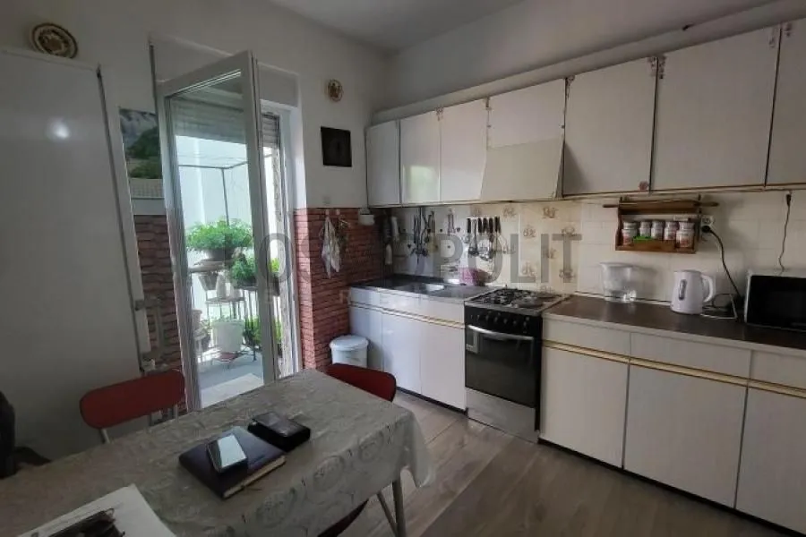 Prodaja, dvosoban stan, 67m², Savski Venac, Beograd