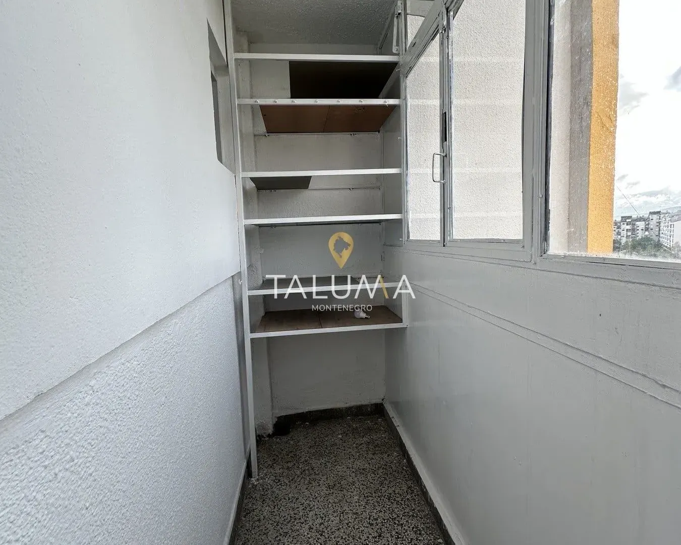 Izdavanje, dvosoban stan, 65m², Pobrežje, Podgorica