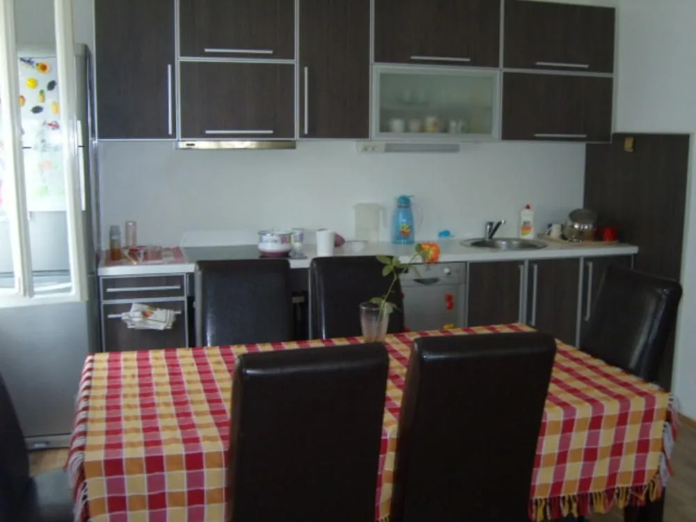 Prodaja, kuća, 200m², Crvene livade, Jagodina