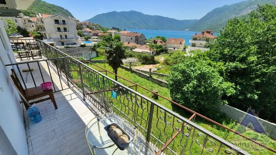 Sale, house, 192m², Risan, Kotor