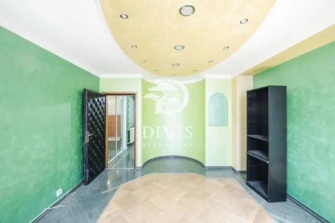 Prodaja, trosoban stan, 60m², Savski Trg, Beograd