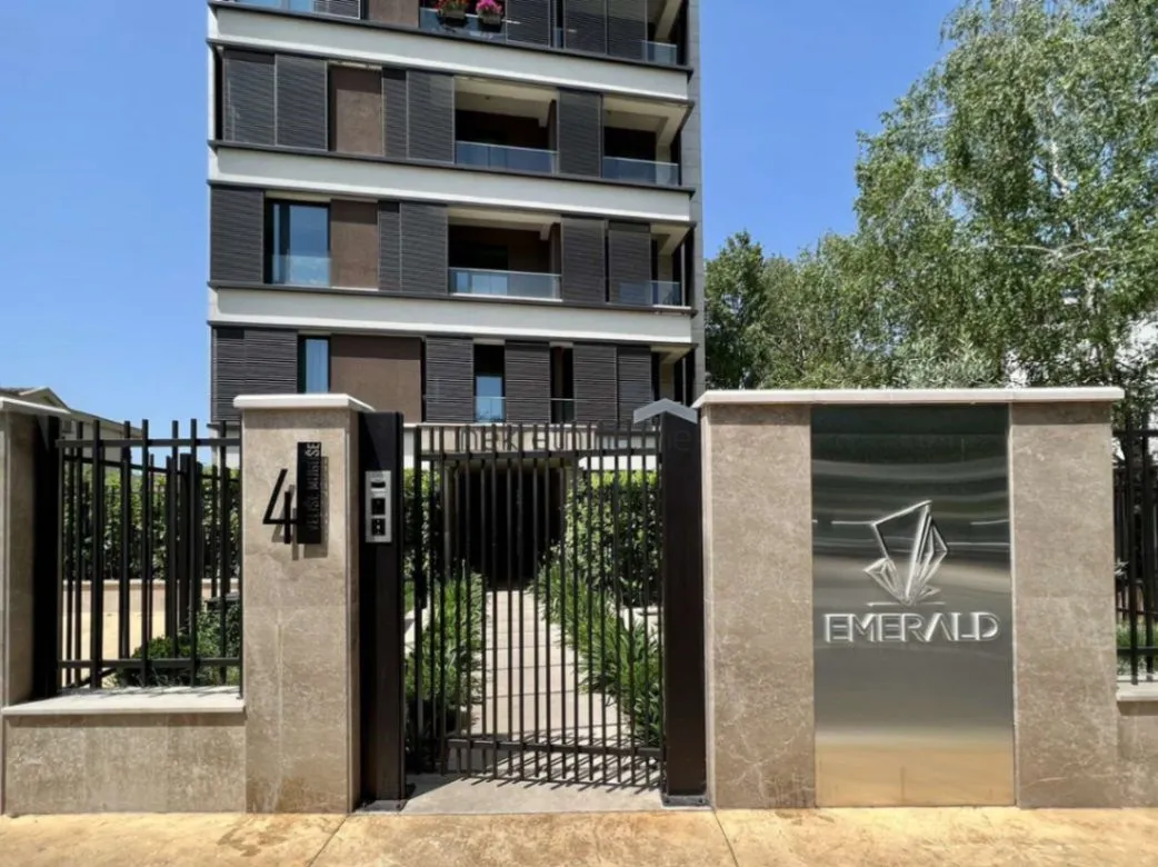 Prodaja, trosoban stan, 142m², Centar, Podgorica